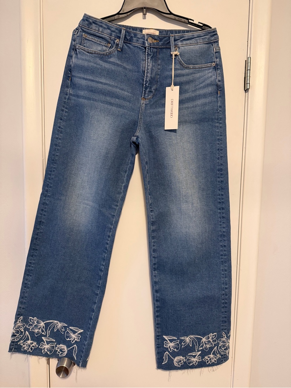Embroidered Hem Wide-Leg Cropped Jeans by Driftwood